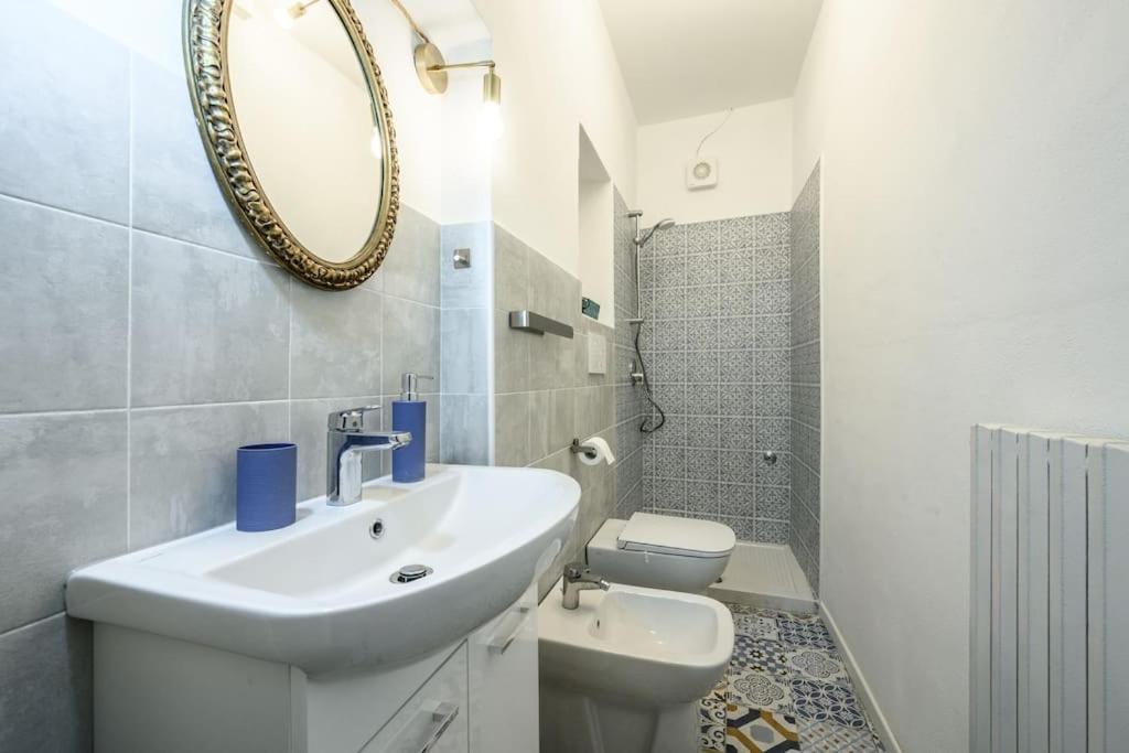 Le Finestre Sul Borgo 2 Apartment Parma Exterior photo